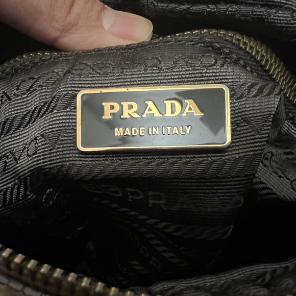 Authentic Prada shoulder bag - Picture 11 of 14